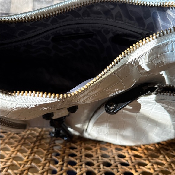 NWT Rebecca Minkoff "Julian Croissant" White Croc Leather Shoulder Bag Ret.$348 - Picture 3 of 4